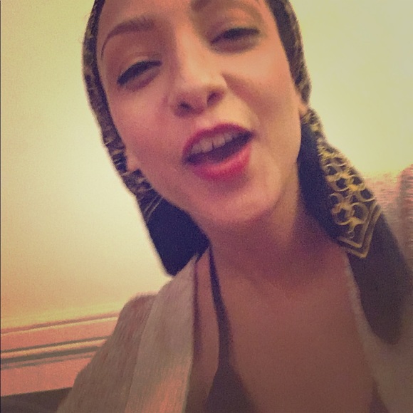 Meet your Posher, Ava - Picture 1 of 1